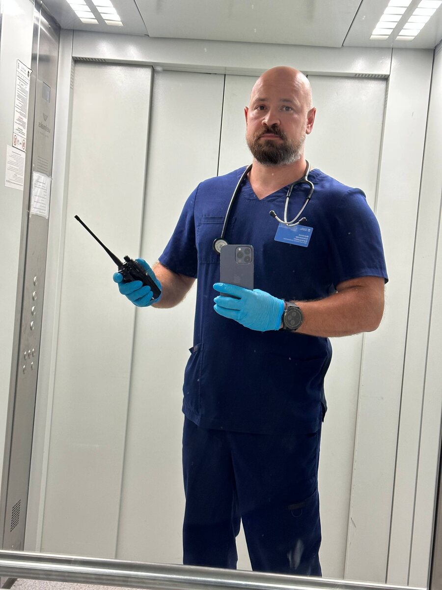 Код "красный", спускаюсь в "противошок", кадр из главы "На грани фола"