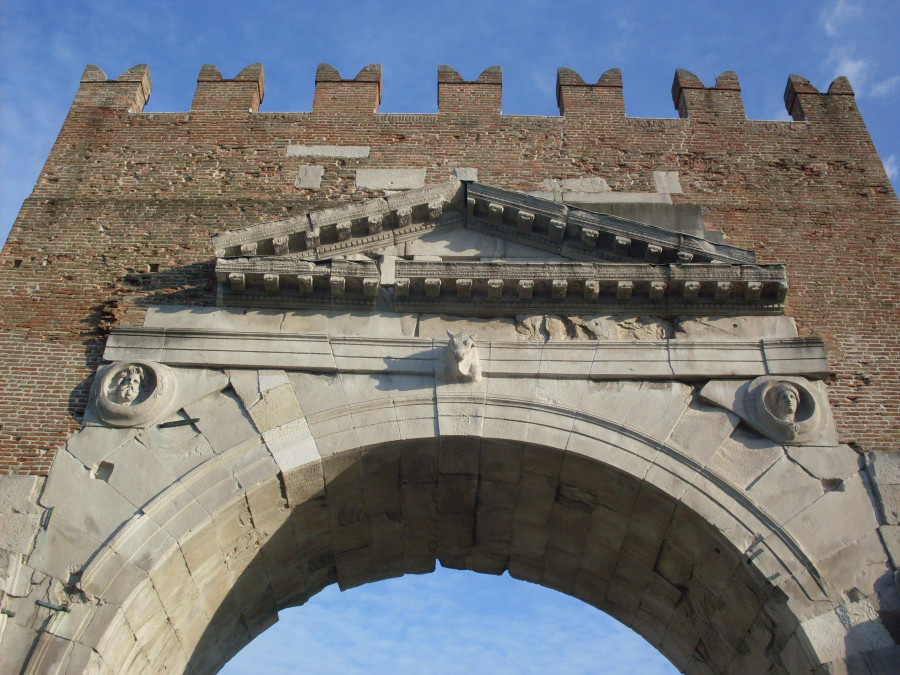 Арка Августа в Римини