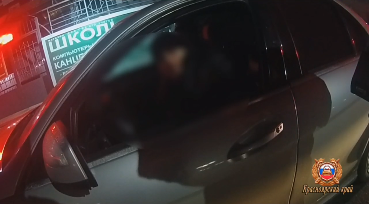     В Канске на 5 суток арестовали водителя за отказ поднять автостекла