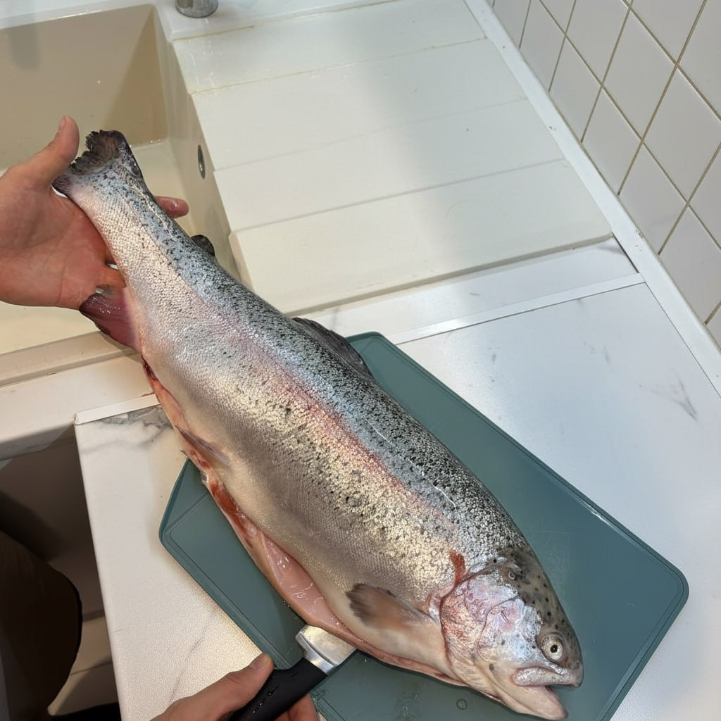 Как правило, выгоднее купить целую тушку и разделать самостоятельно 