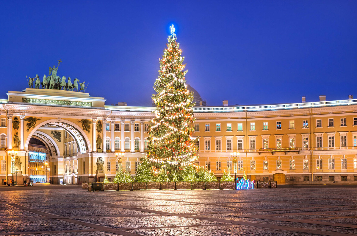 Источник: https://media.utair.ru/blog/kakie-dvorcy-posmotret-v-sankt-peterburge