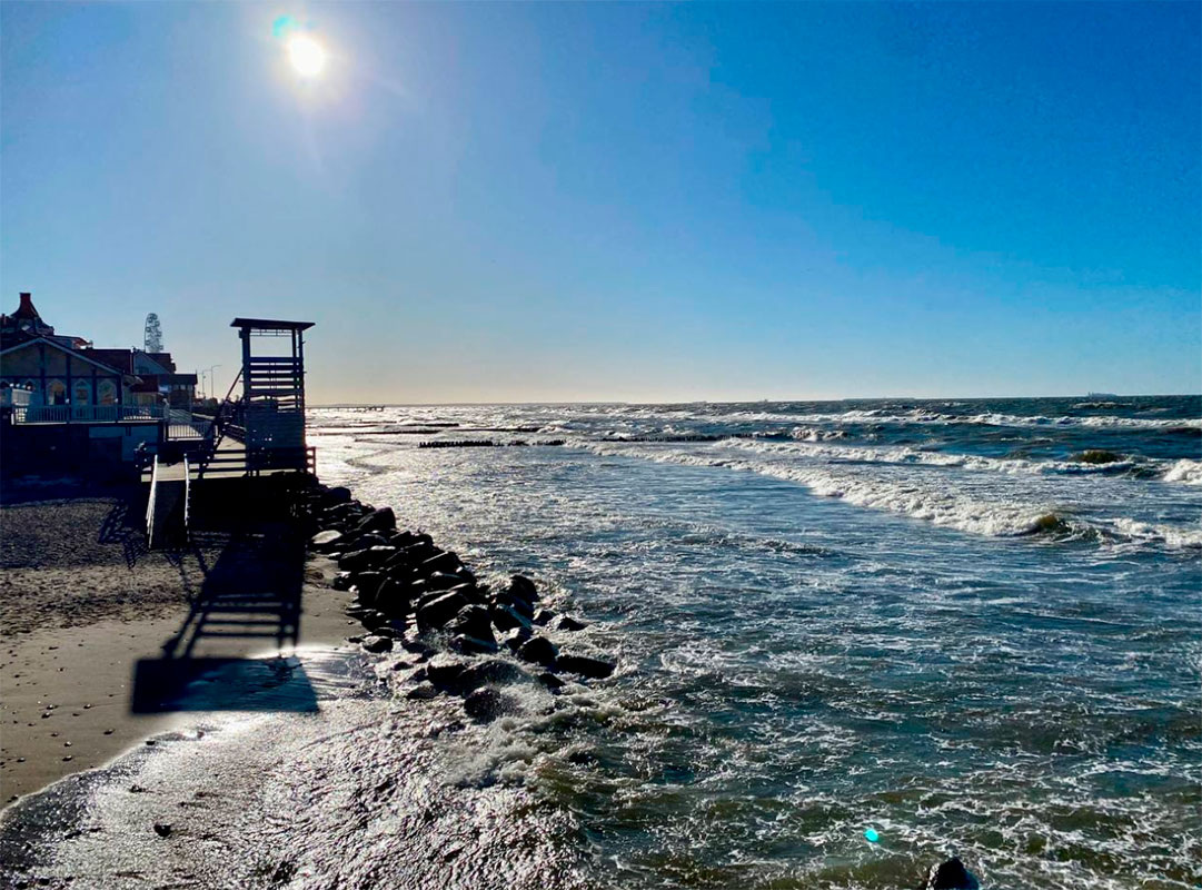 Власти Зеленоградска пообещали до 50 тысяч рублей тем, кто придумает курорту новые туристические локации.  Фото: Фото: ФедералПресс / Алена Людвиг