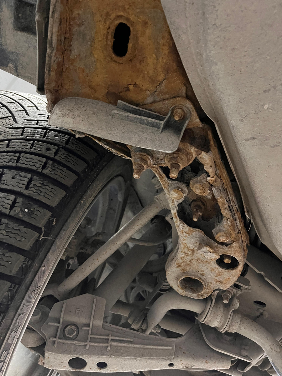 Кронштейн крепления задней балки INFINITI FX сгнил фото №2
