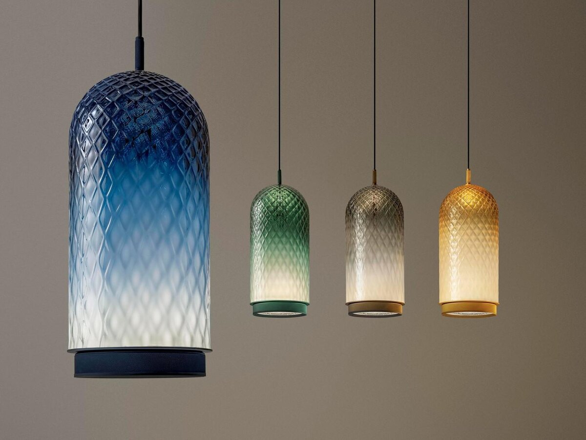 Подвесные светильники из стекла, OLEV. Фото Olev.