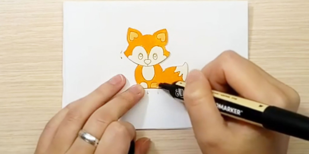 Обычный чипборд превращаю в интересный декор для осенней открытки-коробочки с помощью акриловых красок и маркеров