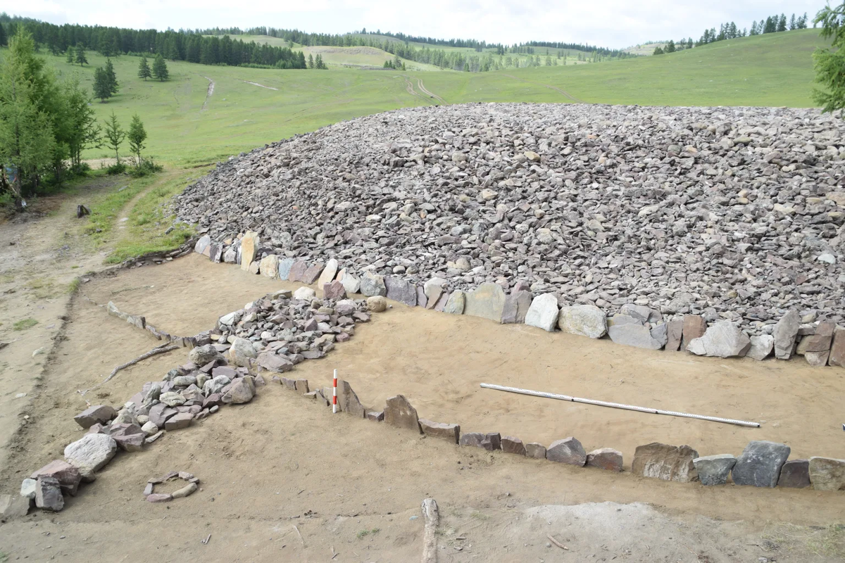  Восстановление Пятого Пазырыкского кургана.