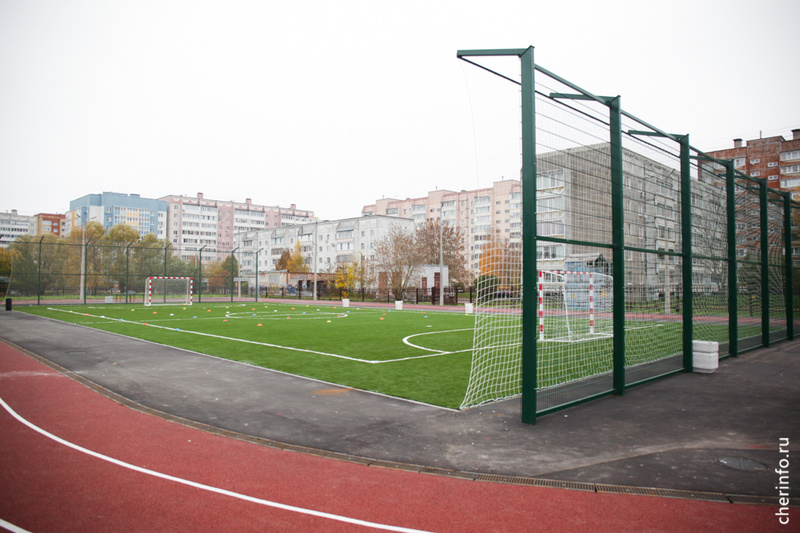    Сегодня комплекс открыли спортивным праздником. Здесь оборудовали площадки для настольного тенниса, футбола и других видов спорта