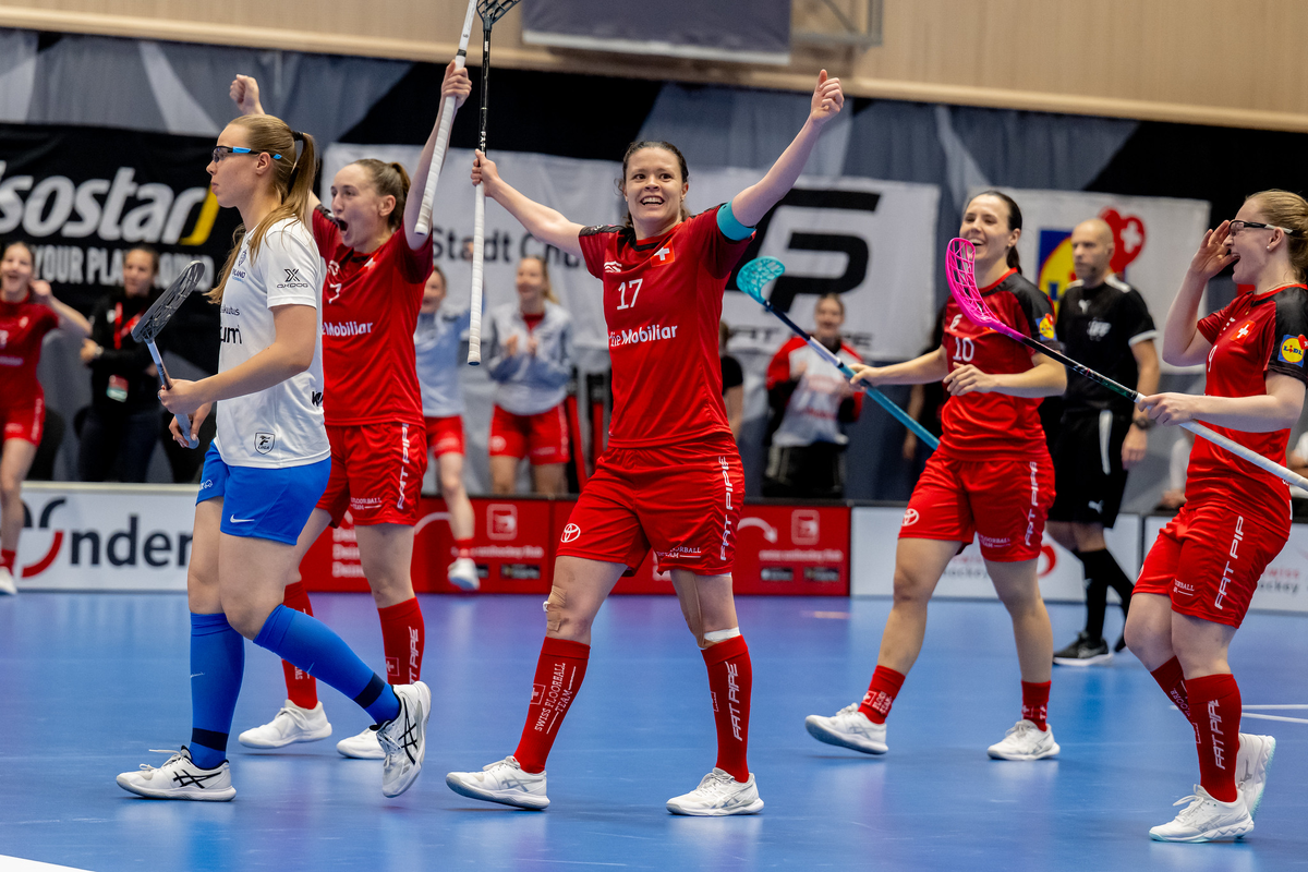 Швейцария впервые выиграла EFT. Фото Фабриса Дюка / swiss unihockey