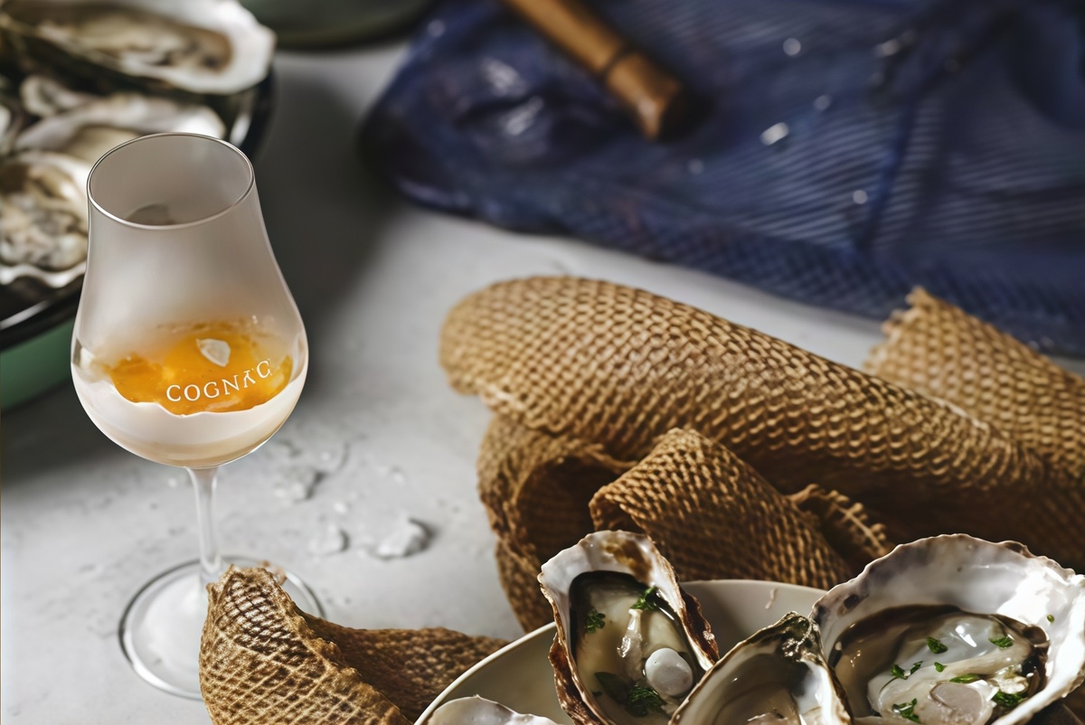 Для подачи «Frozen» подходят коньяки преимущественно категории VS