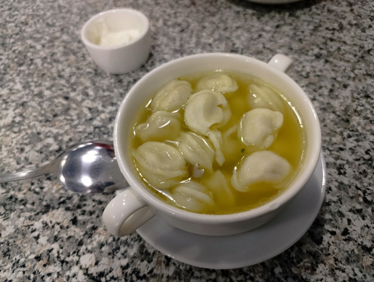 Пельмени-мини из мяса телятины со сметаной. 460р. Почему они мини - не понятно))