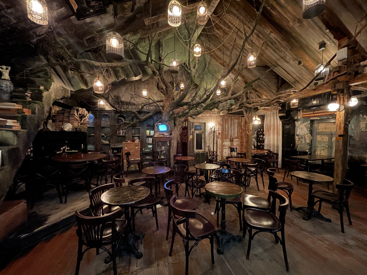 Источник: https://yandex.ru/maps/org/dom_v_kotorom/107753041451/reviews/?page=10