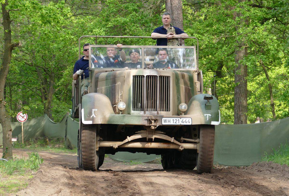 Тягач на Militracks-2019.