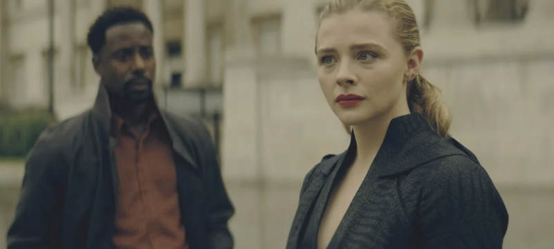 Фрагмент из сериала "Периферийные устройства"