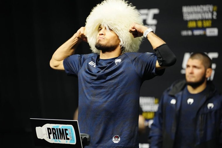     UFC 321 — турнир по смешанным единоборствам, который состоится 25 октября 2025 на арене «Etihad Arena» в Абу-Даби, ОАЭ