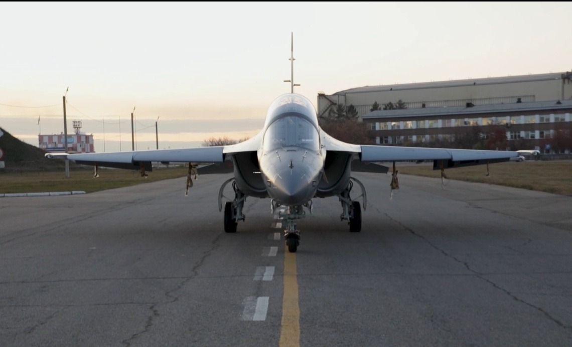 Второй опытный Як-130М. Кадры ОАК