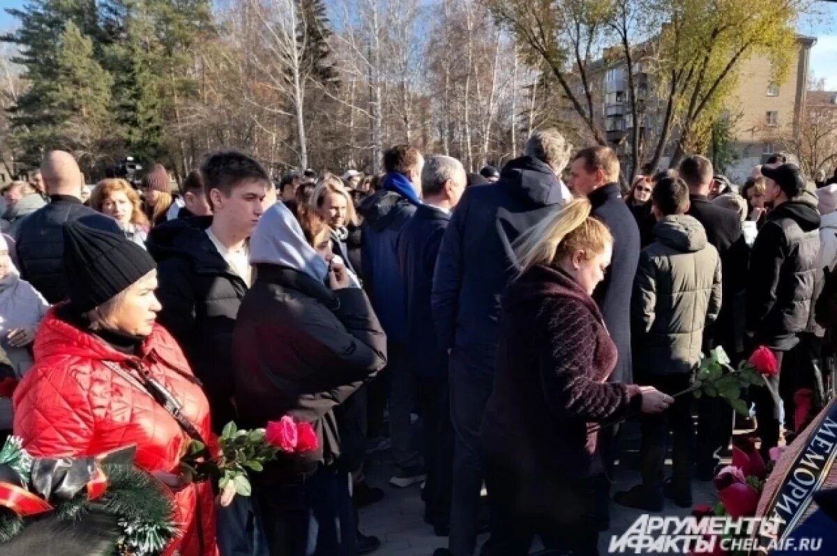    Более 100 копейчан приняли участие в траурном митинге.