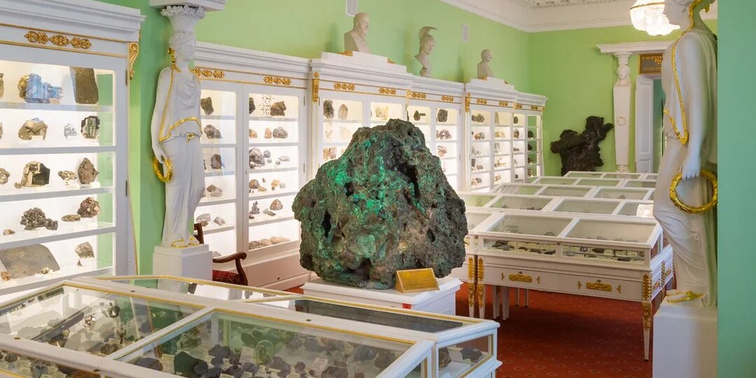 Уральская шахта, подарившая миру уникальную глыбу малахита