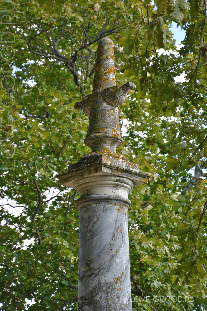 Время жестоко и с людьми и с памятниками