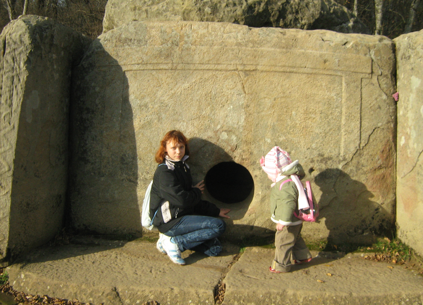 Дольмен в районе реки Пшада