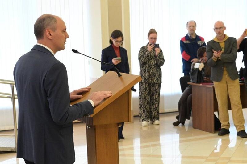    ДИП Свердловской области / Денис Паслер выступает перед журналистами