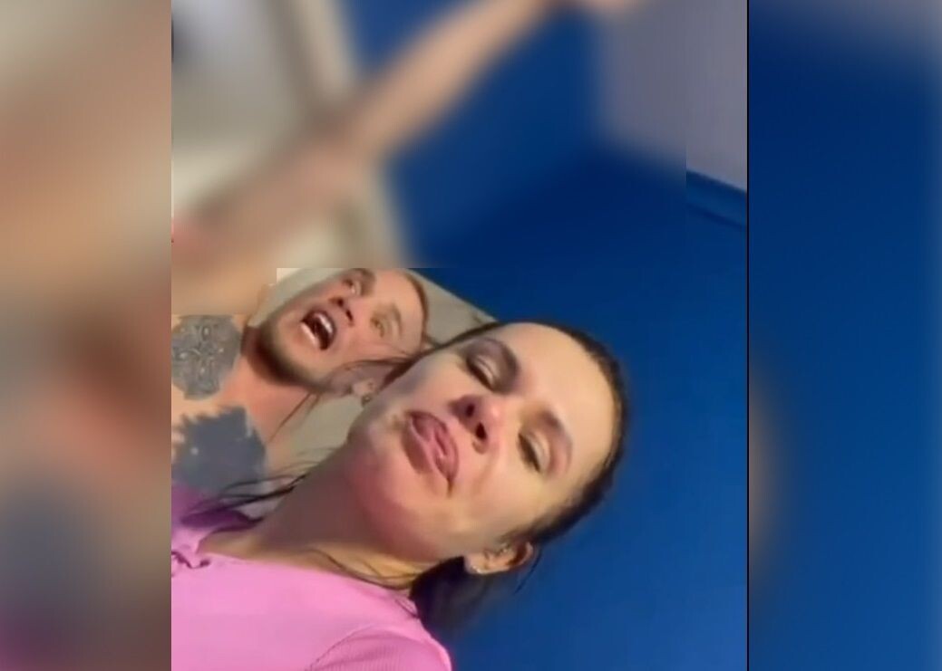    Боец ММА Артур Кулинский выкрикивает нацистские приветствия / Источник: Кадр из видео