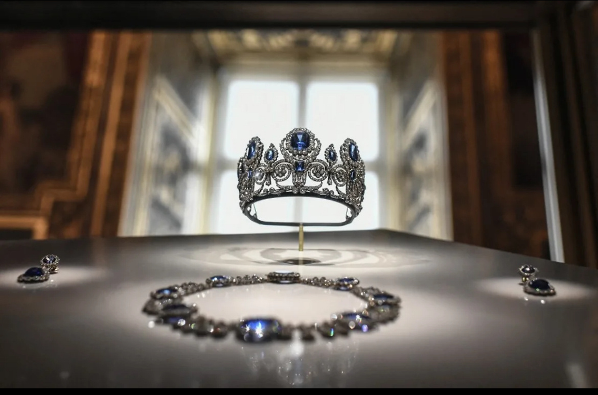 Диадема и ожерелье из парюры королевы Гортензии