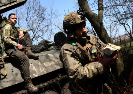    Судьба Украины будет решаться на фронте