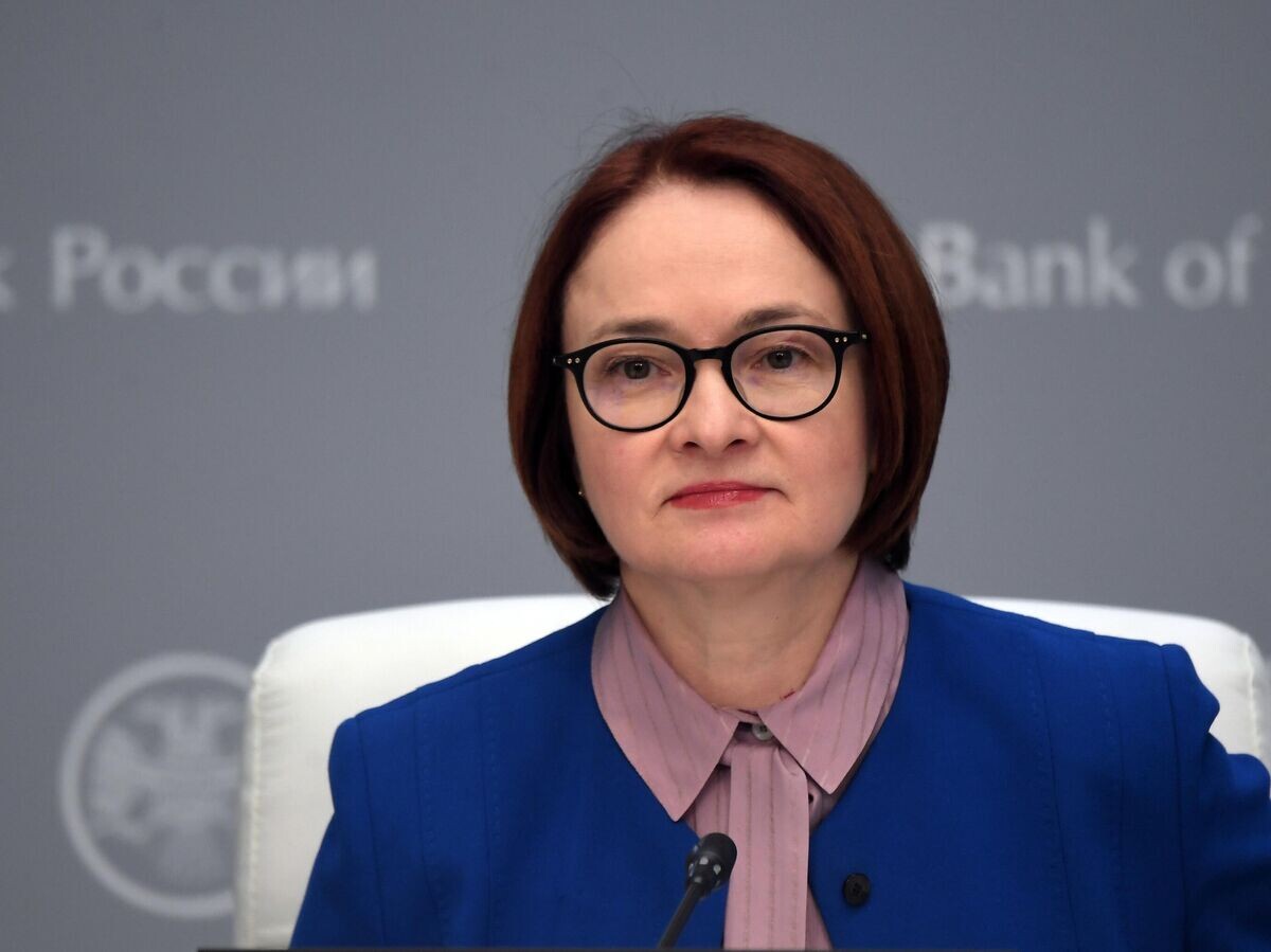     Председатель Центрального банка РФ Эльвира Набиуллина перед началом пресс-конференции © РИА Новости / Евгений Биятов