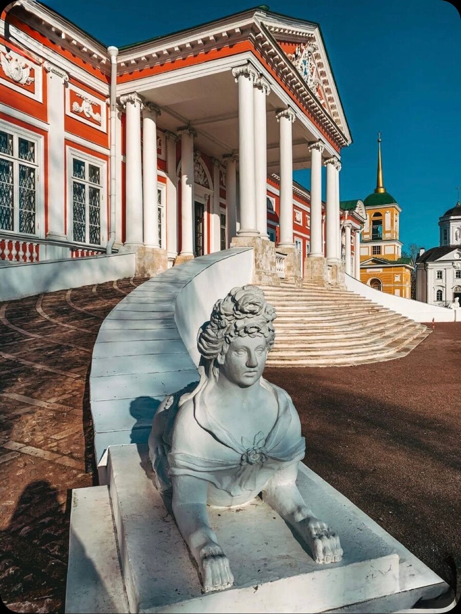 Величие XVIII века в каждой колонне