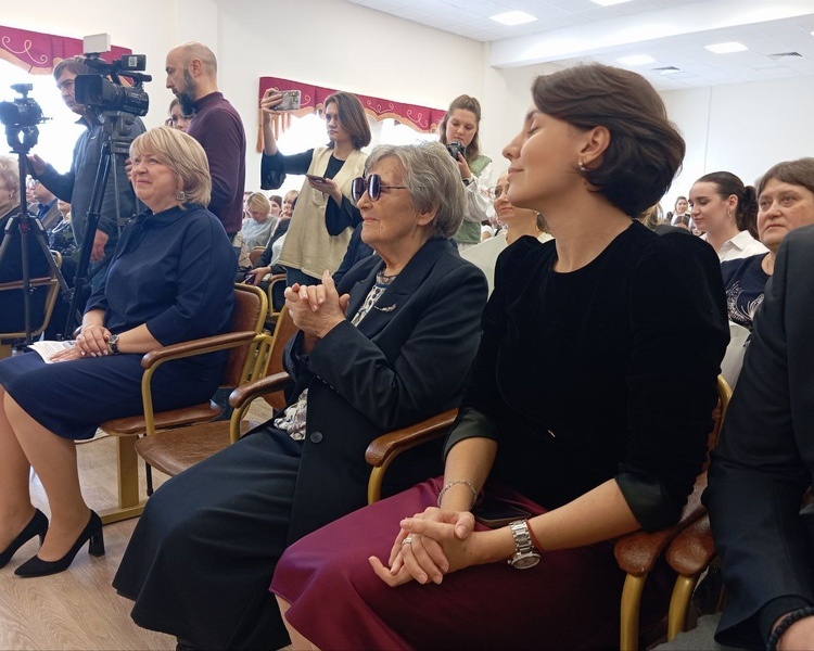     В лицее №6 чествовали выдающегося курского педагога Эльзу Кожанову