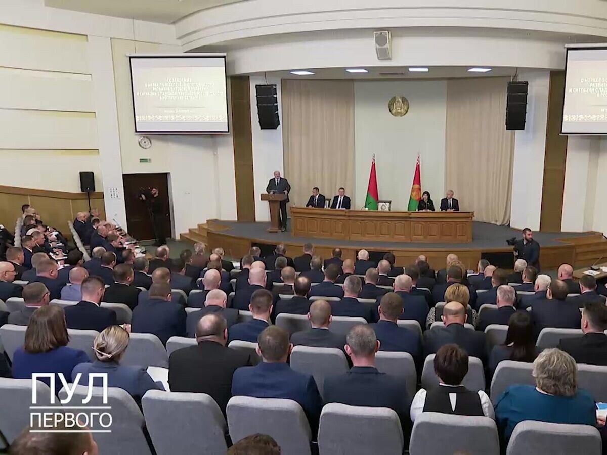    "Мне стало плохо вообще!" Лукашенко о ситуации в Витебской области© Пул Первого/Telegram