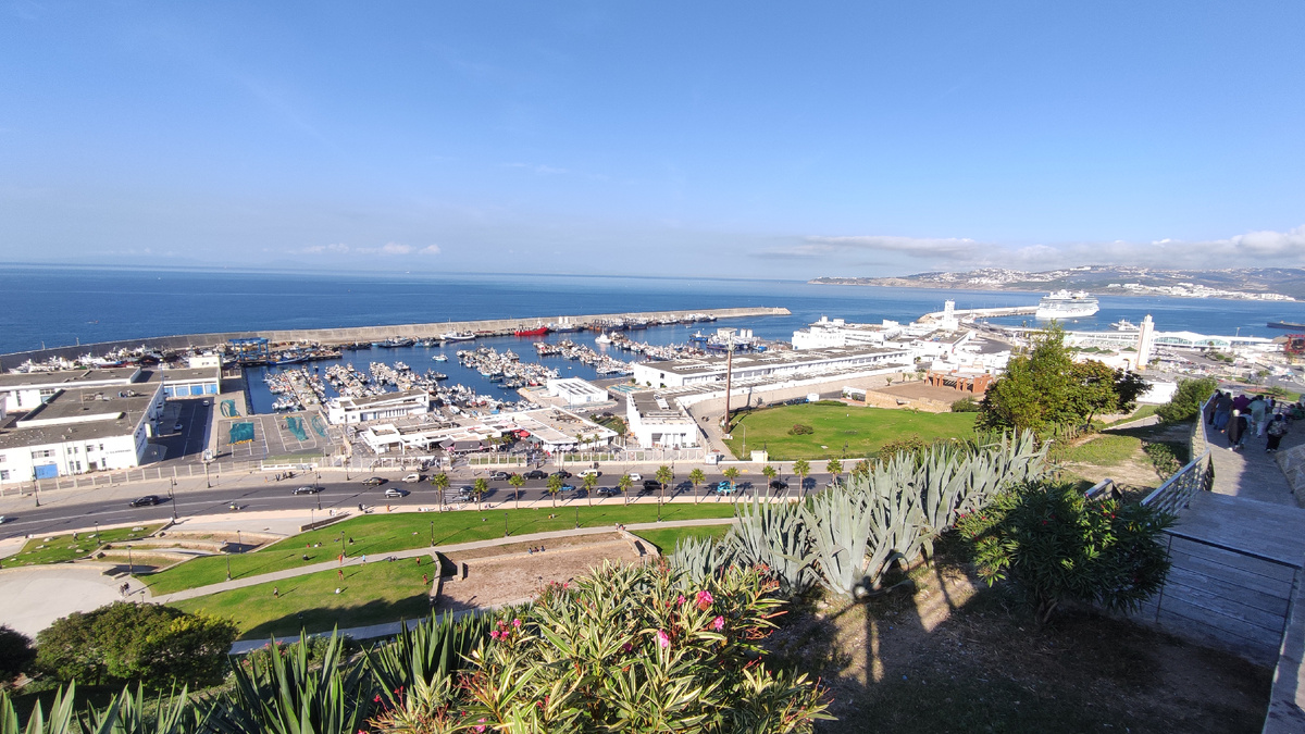 Танжер. Вид на порт