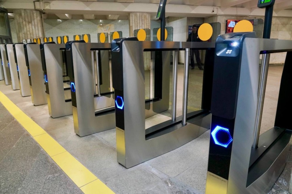   Турникеты меняют на станциях нижегородского метро