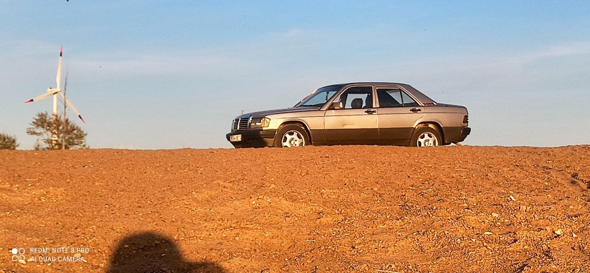 История о том, как обычный парень пересел с «шохи» на свой первый Mercedes, познакомился с автоматом, ремонтом и кайфом от того, когда делаешь всё своими руками.