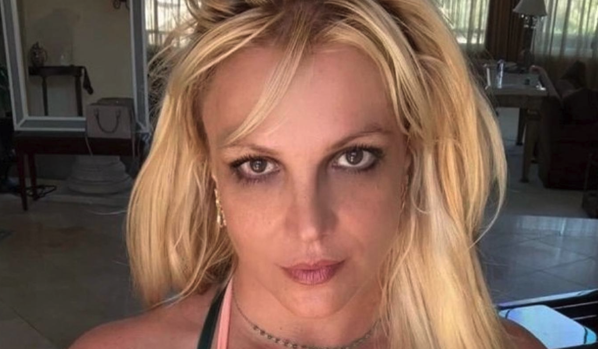     Бритни Спирс в нетрезвом виде села за руль и устроила ДТП