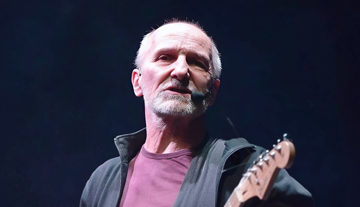 Пётр Николаевич Мамонов (14.04.1951 — 15.07.2021 гг.) — рок-музыкант, актёр, поэт, писатель, радиоведущий.