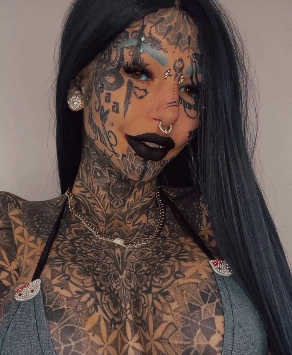 Эмбер Люк намерена избавиться от своих татуировок(Изображение: Jam Press/@amberluke666)