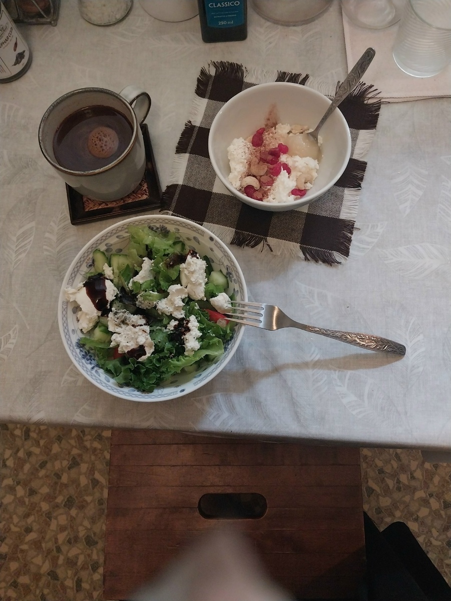 меня, когда подруги спрашивают о причинах стройности, то я просто молча показываю эти фото... ну, кагбэ я итальянка в душе? или как? - только макаронов тут нет, но макароны я ем вечером...