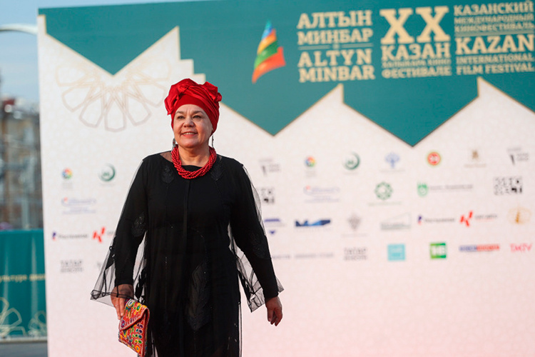    Сегодня стало известно, что в связи с истечением контракта неожиданно покидает свой пост после 8 лет работы директор ГБУК РТ «Татаркино» Миляуша Айтуганова.   
Фото: «БИЗНЕС Online»