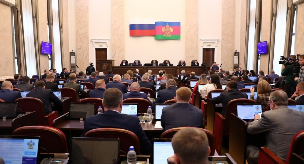 Вениамин Кондратьев: Мазут у Тамани – 900 или 900.000 тонн? Да какая разница!