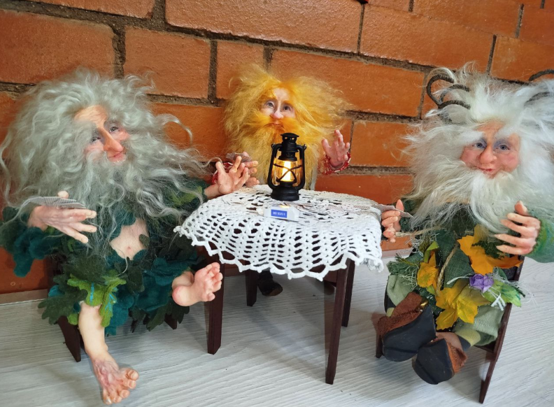 На фоне борова. 