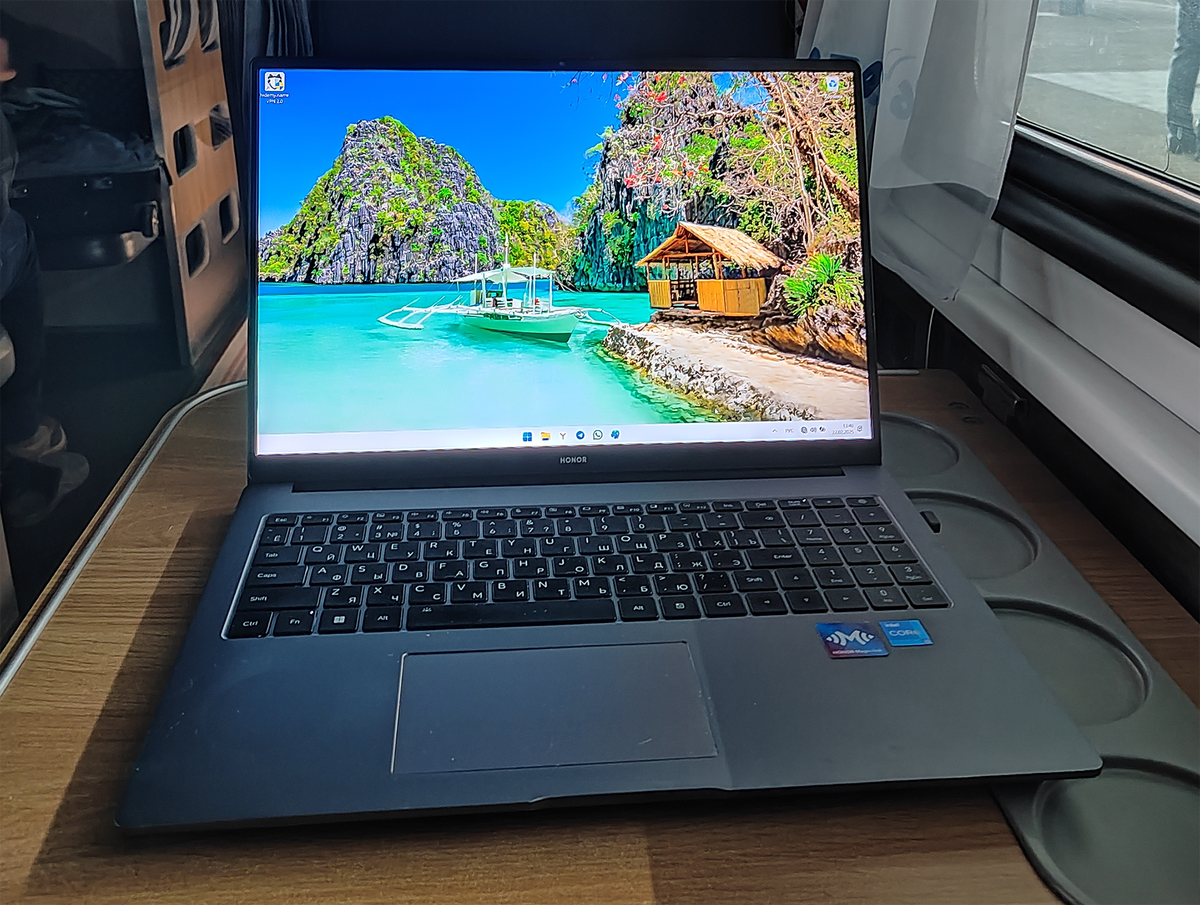 Для сохранения всех данных важно, чтобы браузер работал стабильно, а ноутбук не планировал перезагрузиться или разряжаться. Фото: Игорь Синельников