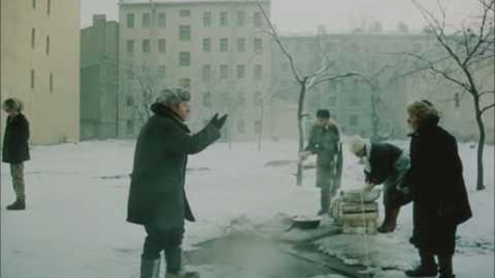 В фильме «Фонтан» всё началось с одной лопнувшей во дворе дома трубы...