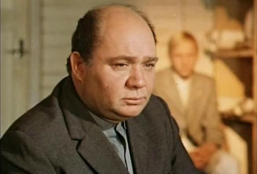 Кадр из советского художественного фильма "Премия". Актер Е.Леонов в роли бригадира