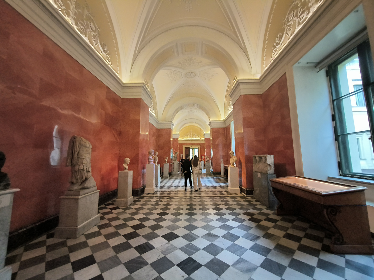 Эрмитаж. Зал Августа. Фото автора.