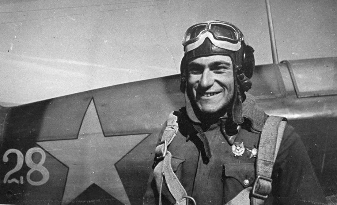 Амет-Хан Султан // Фото с сайта warheroes.ru