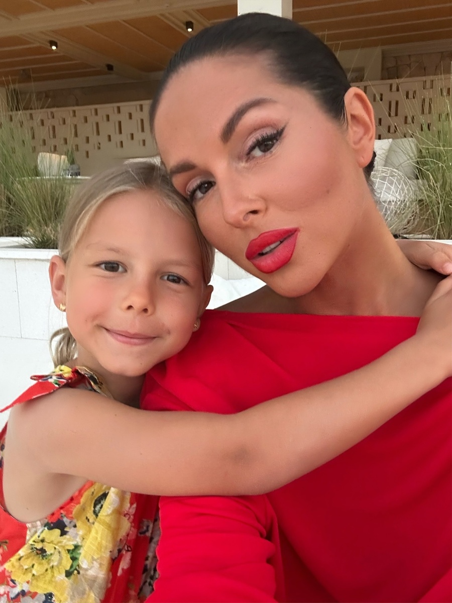 NYUSHA с дочкой