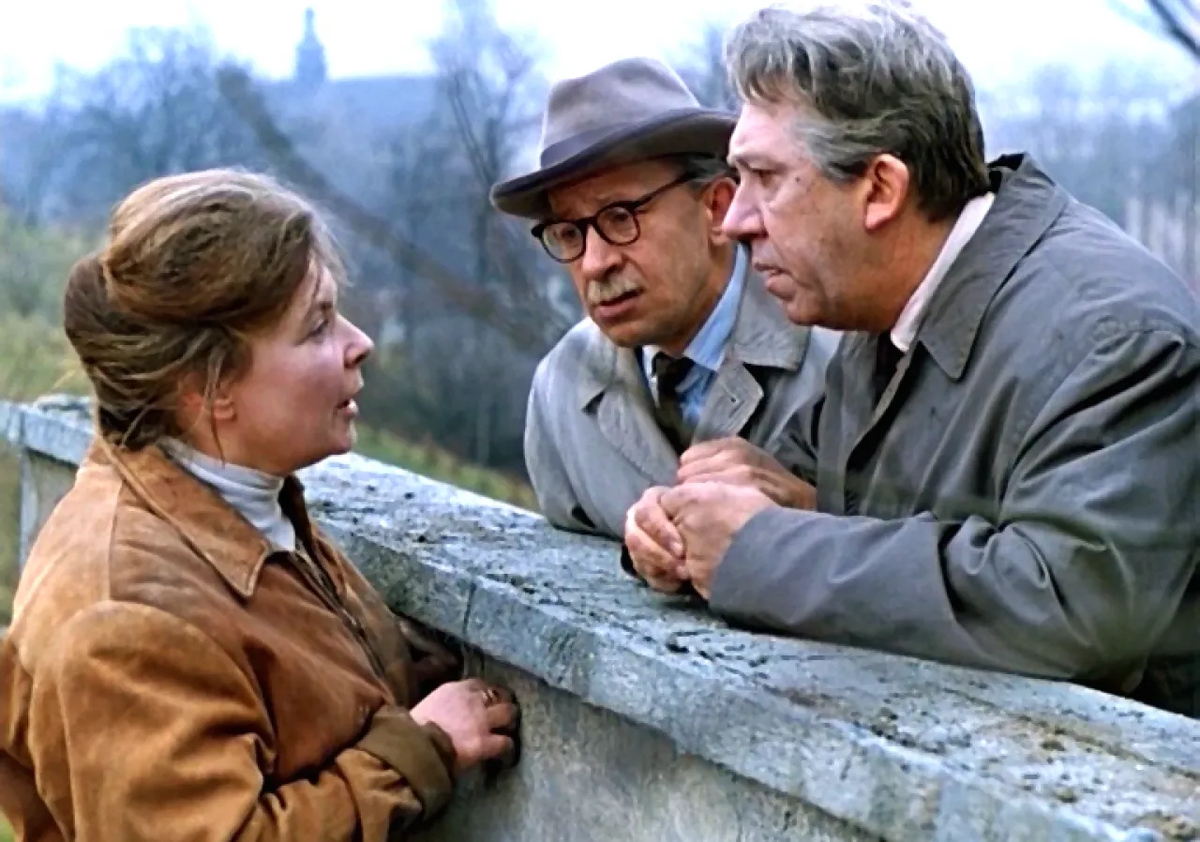 В смысле продать дом и валить из города?