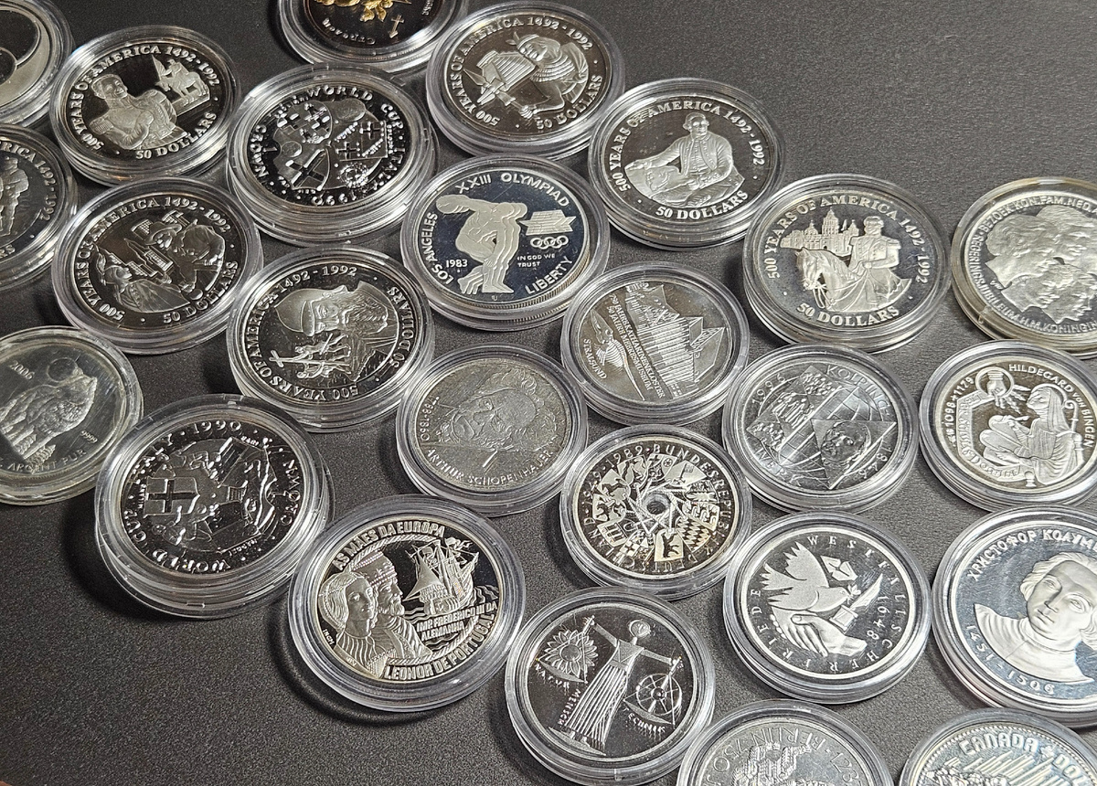 Иностранные серебряные монеты и не только можно преобрести у нас в Телеграмм канале t.me/Antik_dvij