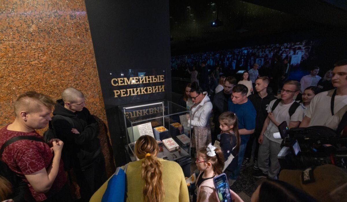     Выставка «Семейные реликвии» в Музее Победы Источник: victorymuseum.ru Автор фото: Пресс-служба Музея Победы